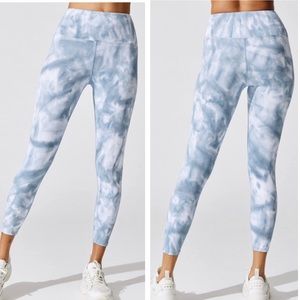 CARBON38 NWT TIE DYE RIBBED HIGH WAIST 7/8TH BLUE WHITE HIGH RISE LEGGINGS XS